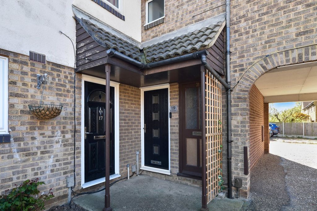 Property photo 2 of 27 Picture No. 06