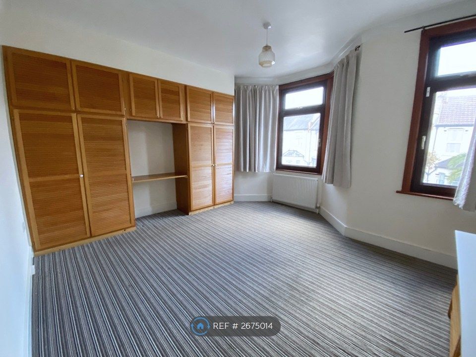 Property photo 2 of 14 Main Bedroom