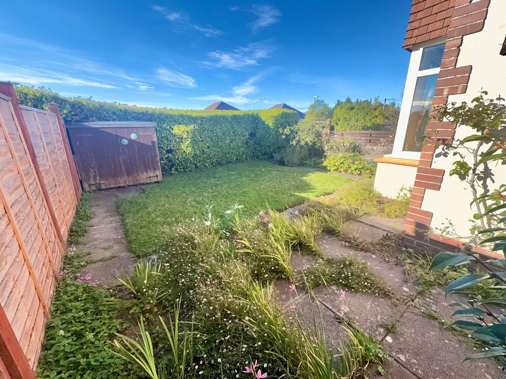 Property photo 2 of 25