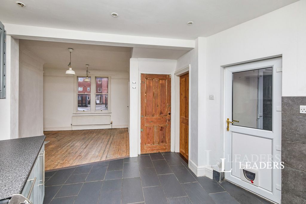Property photo 3 of 16 Pbox-Img.Jpg