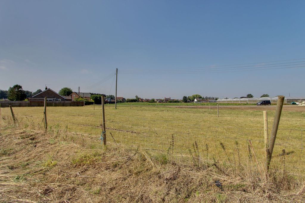 Property photo 3 of 4
