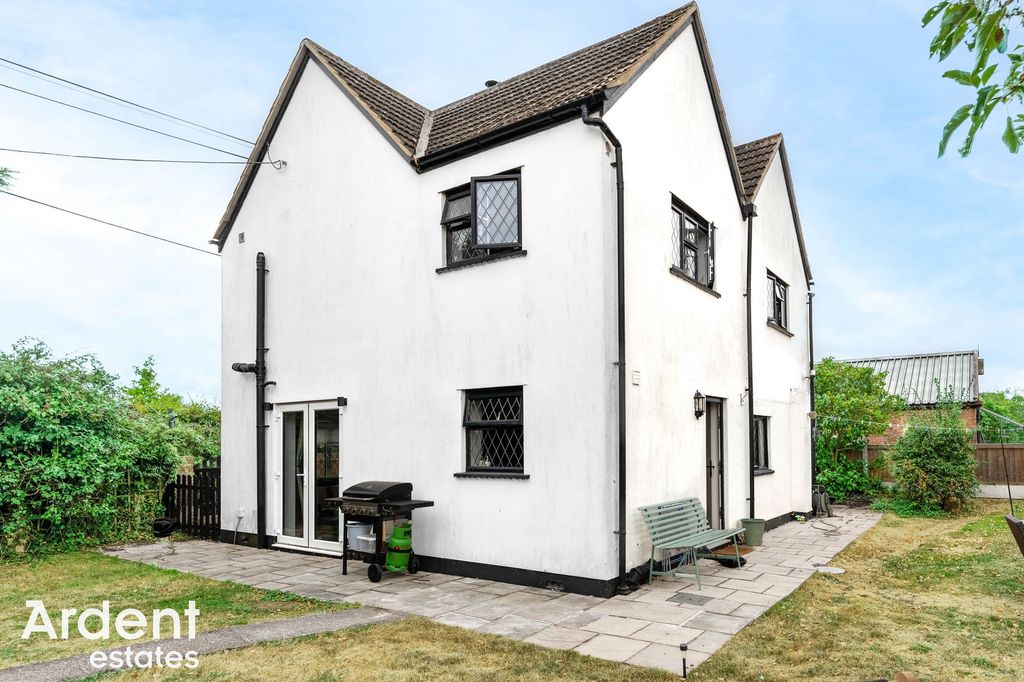 Property photo 2 of 31