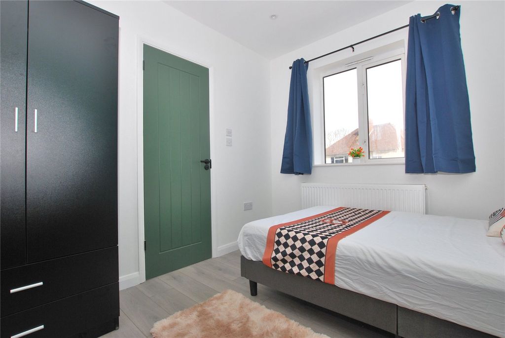 Property photo 3 of 8 Picture No. 05