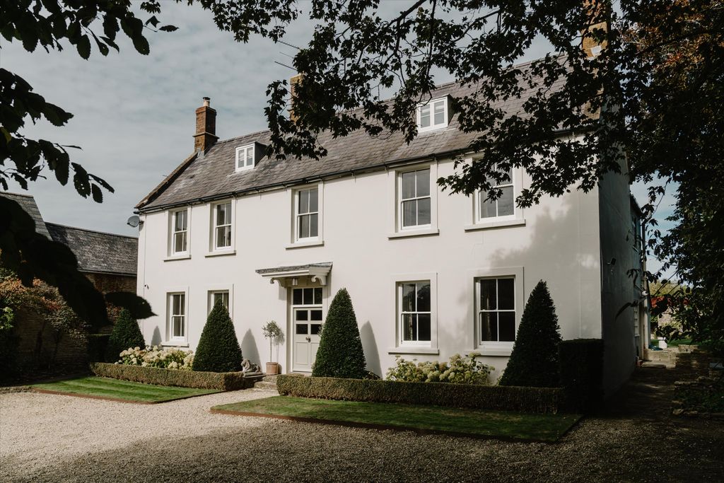 Property photo 1 of 30 Image