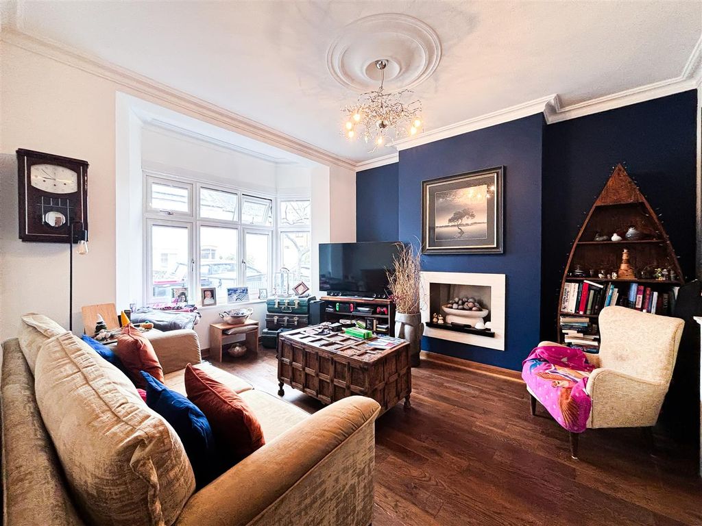 Property photo 2 of 22