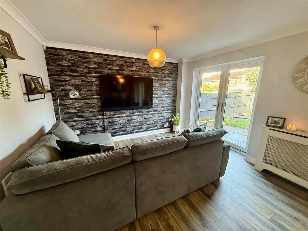 Property photo 2 of 12 Lounge/Dining Room
