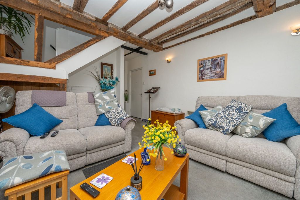 Property photo 2 of 17 Photograph 2