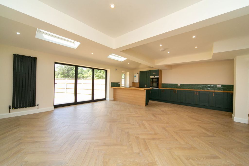 Property photo 3 of 29