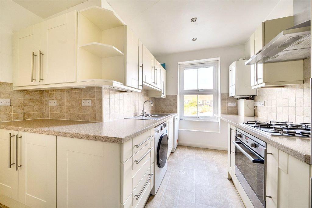 Property photo 3 of 11 Picture No. 12