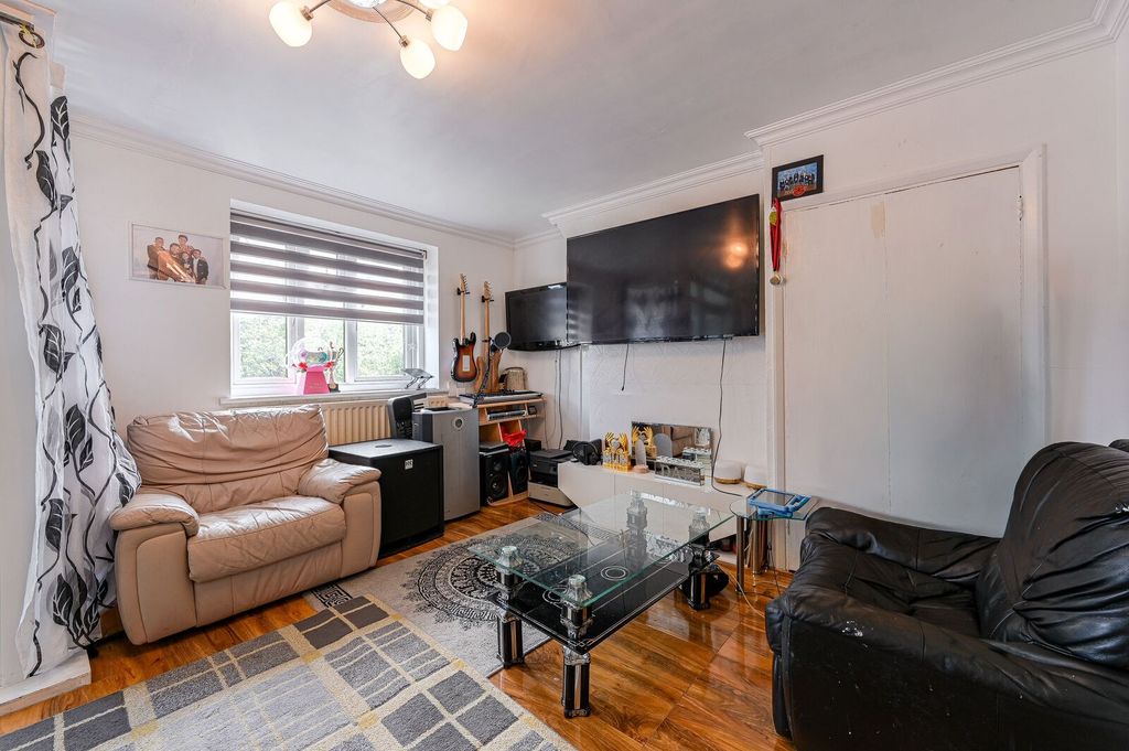 Property photo 3 of 14