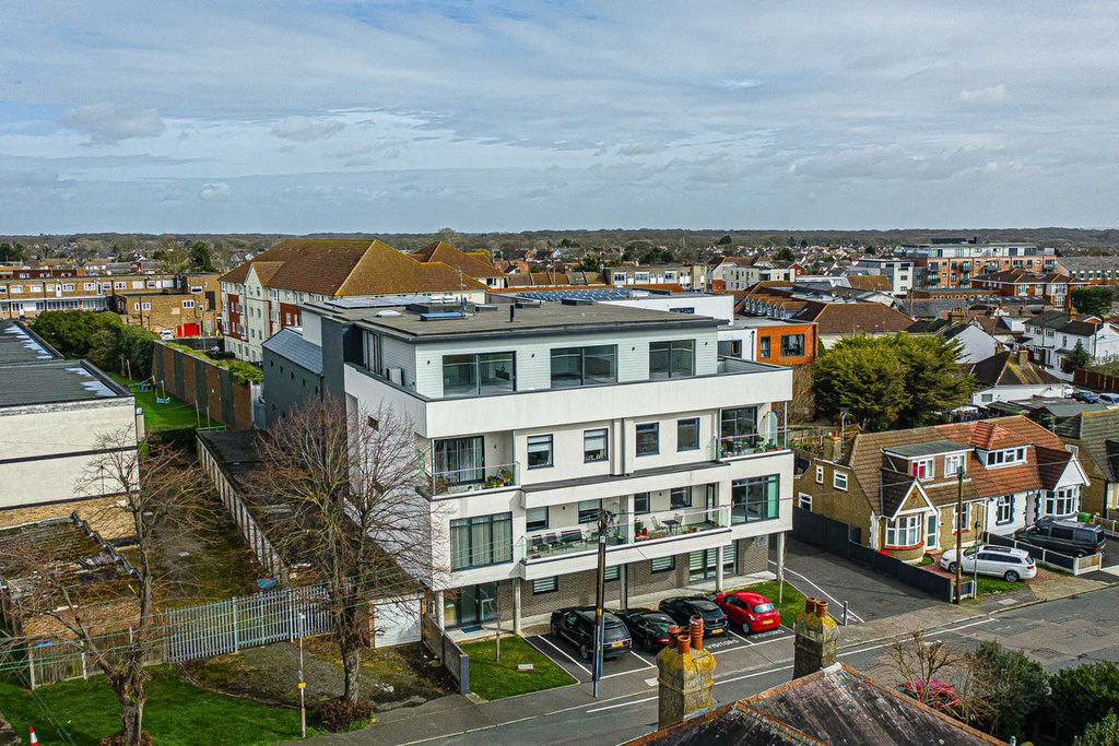 Property photo 2 of 24