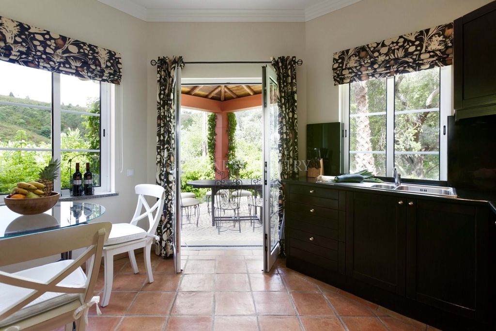 Property photo 2 of 30