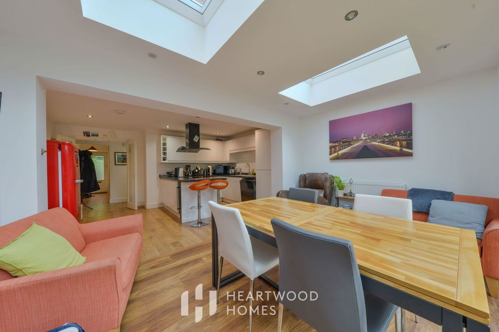 Property photo 3 of 26