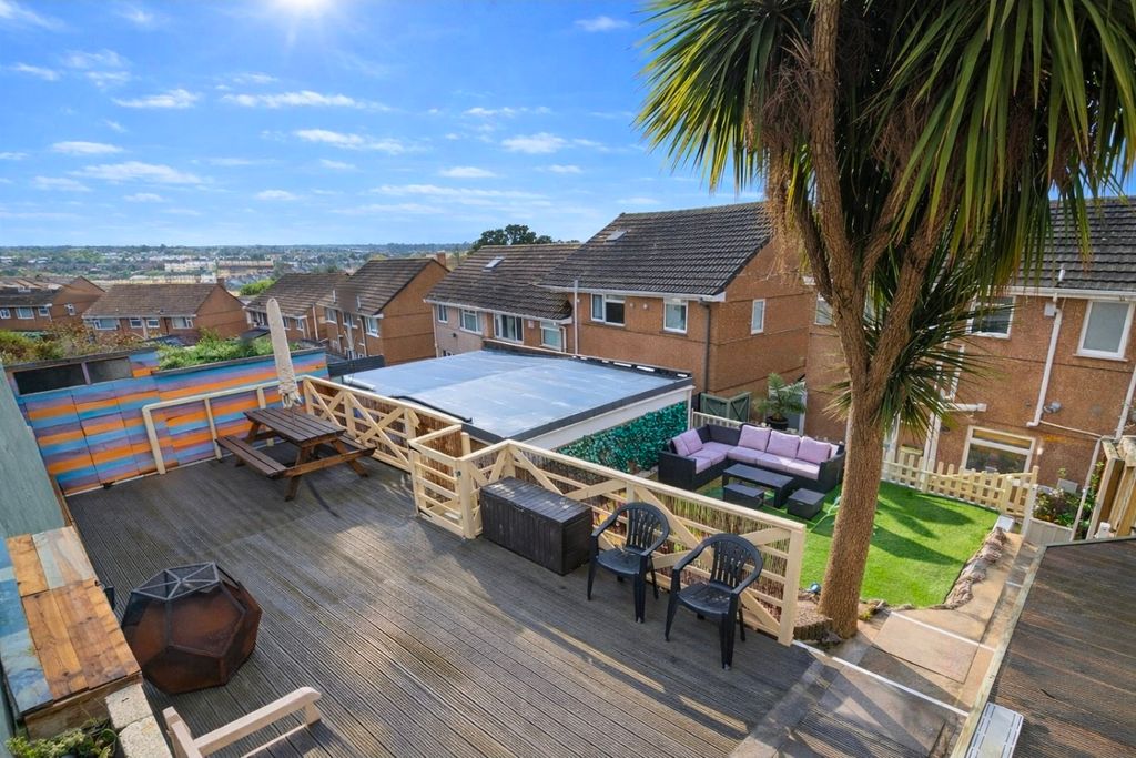 Property photo 3 of 14 Garden