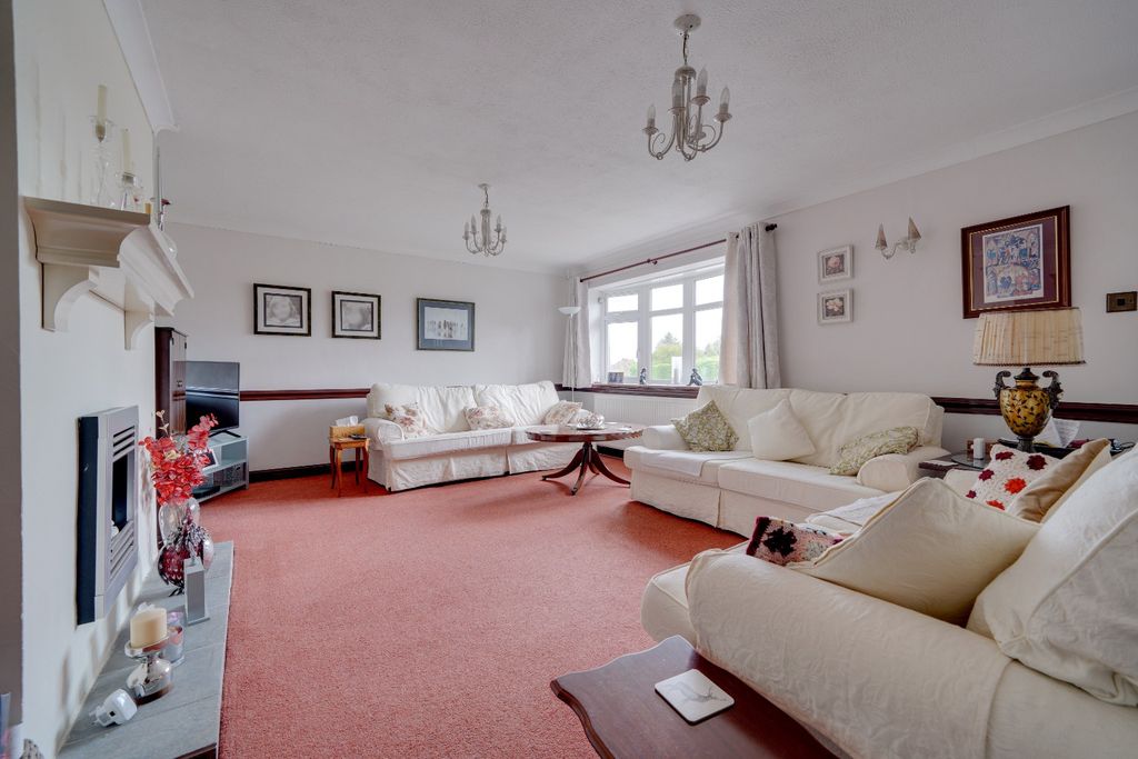 Property photo 2 of 15 3743711