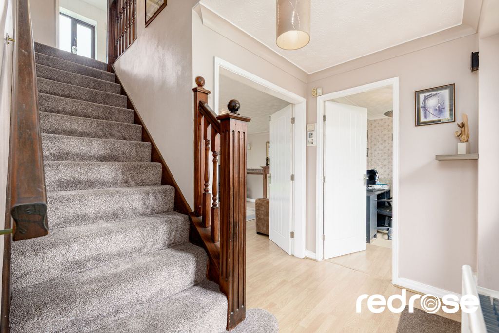 Property photo 2 of 28 Web_7 Stamford Dr-28-2500Px