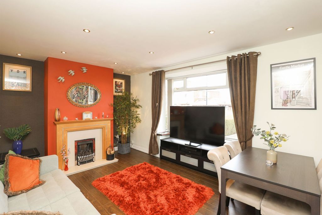 Property photo 3 of 23