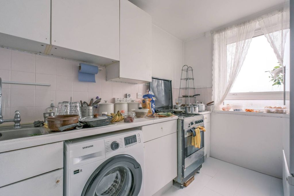 Property photo 3 of 6