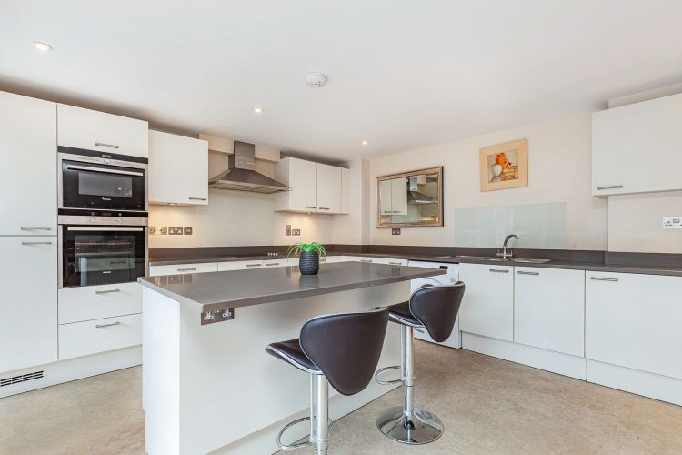Property photo 2 of 10 304446