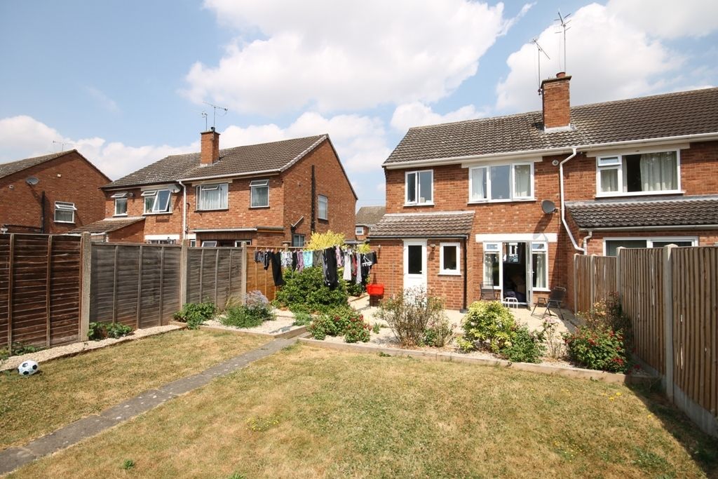Property photo 1 of 10 A Lovely Semi Detached House For Sale In A Quiet Cul-De-Sac