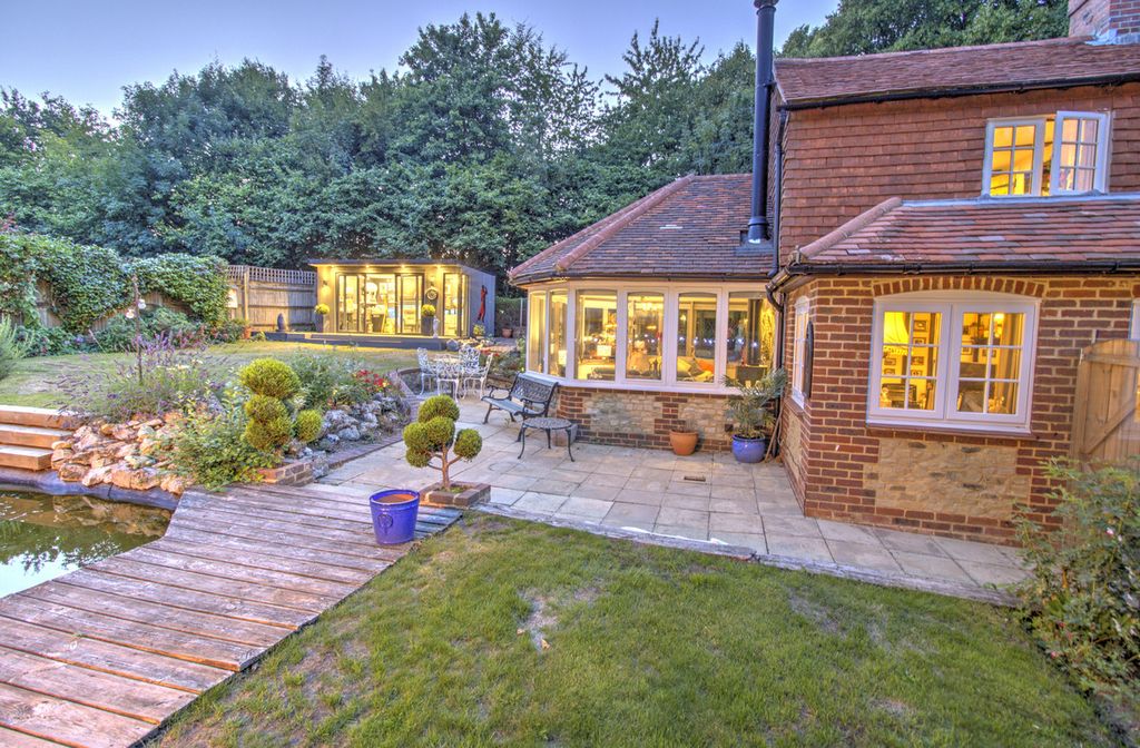 Property photo 2 of 26