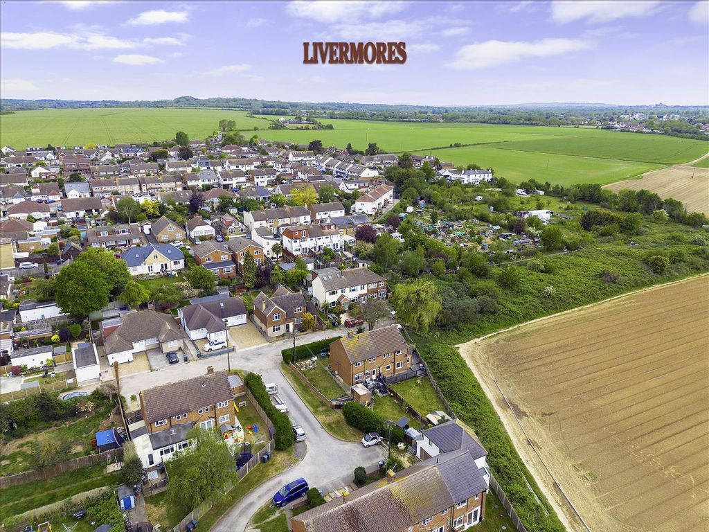 Property photo 2 of 27 Views 3.Jpg