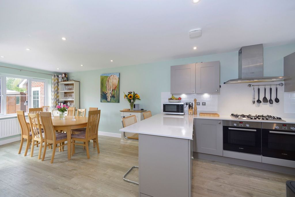 Property photo 2 of 19 Photo 8