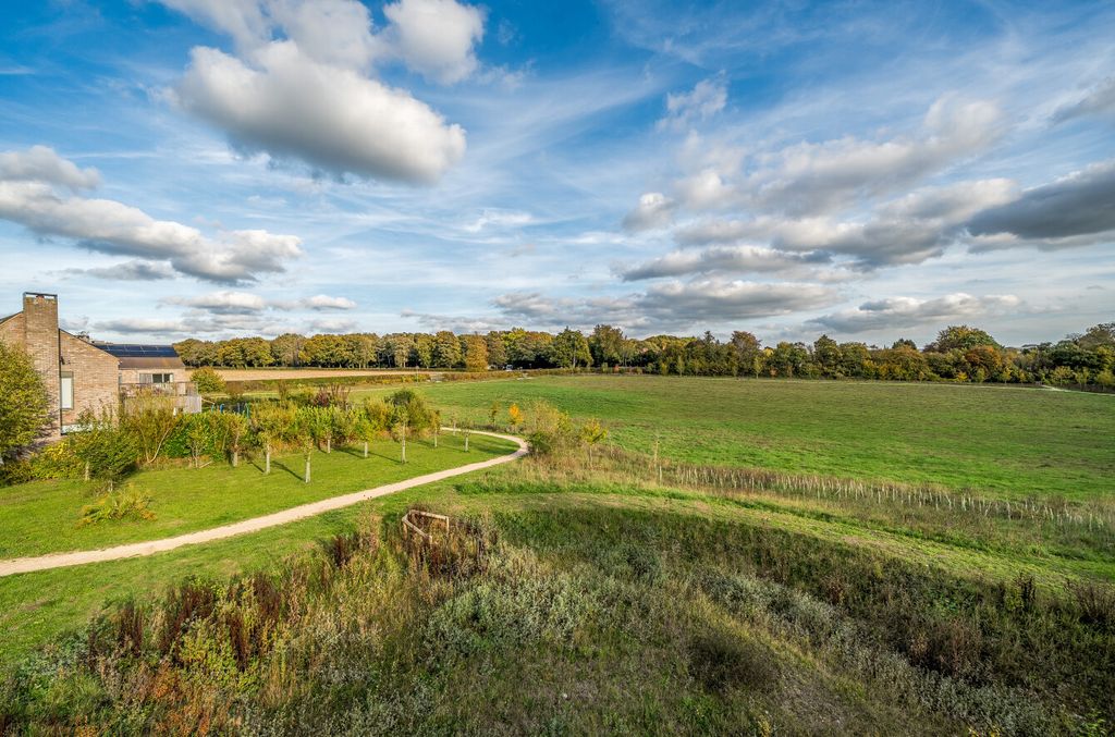 Property photo 2 of 18 1363345-3-68E536c...