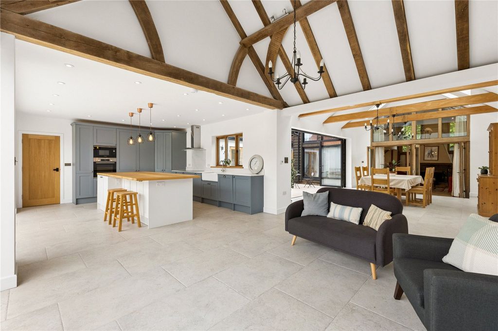 Property photo 3 of 16 Kitchen/Dining Room