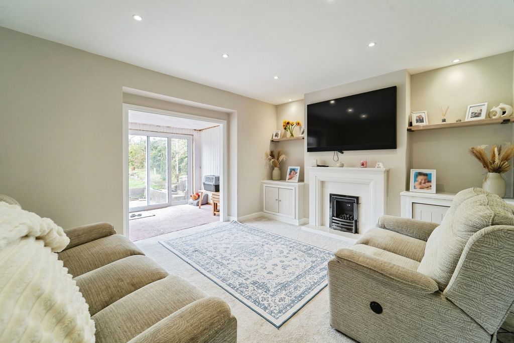 Property photo 3 of 18 Pbox-Img.Jpg