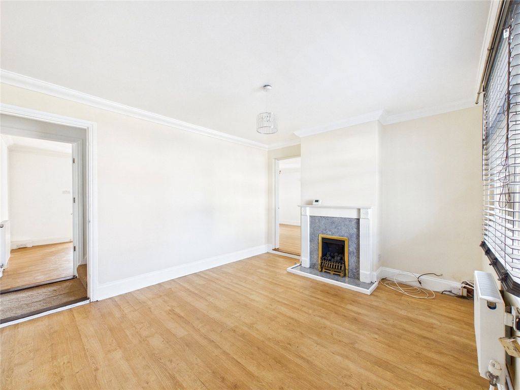 Property photo 3 of 22 Picture No. 02