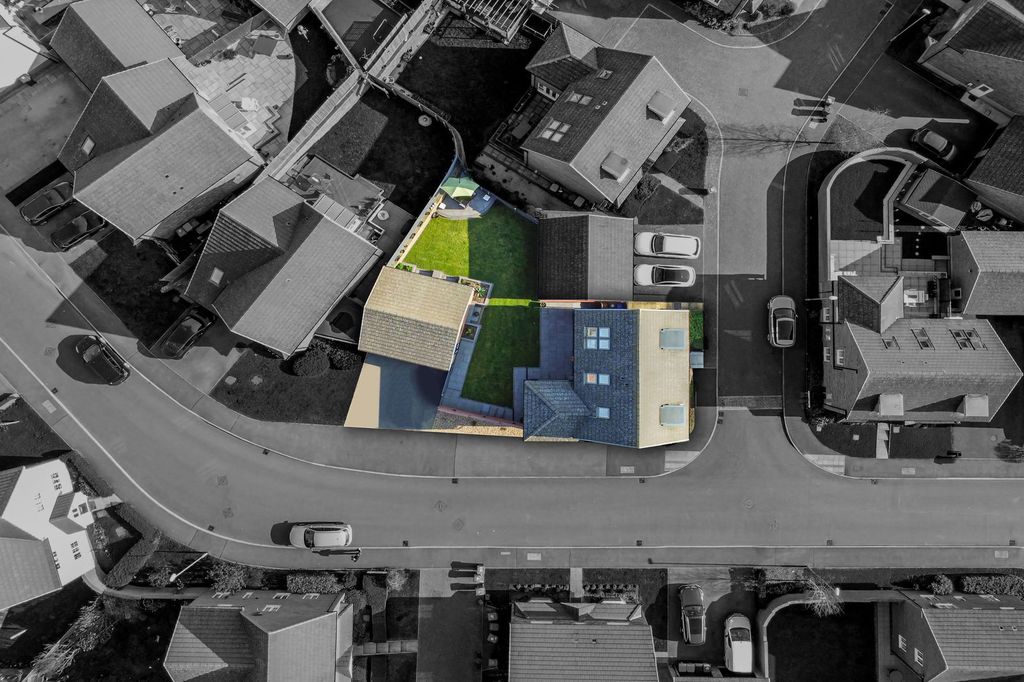 Property photo 2 of 38