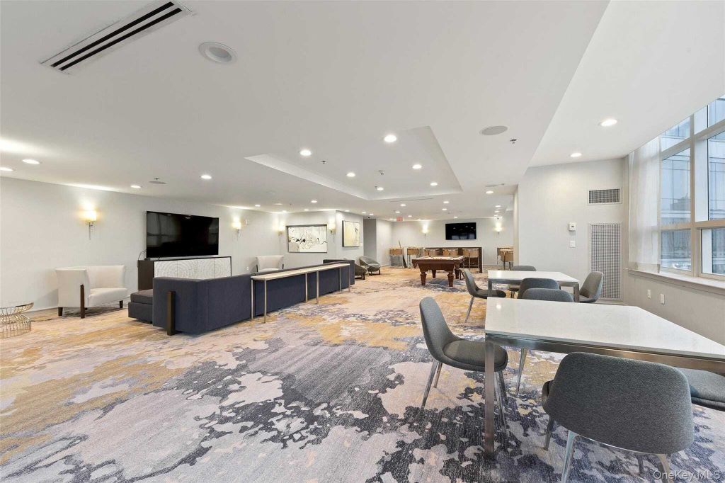 Renaissance Square, New York, United States Of America, 2 bed town ...
