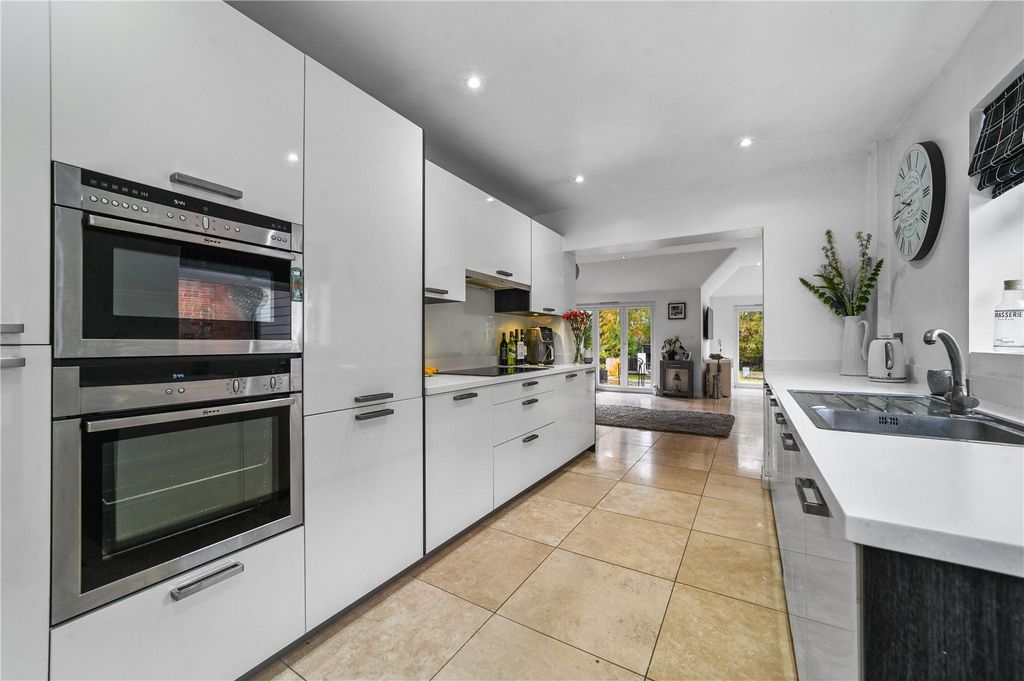 Property photo 3 of 29 Kitchen