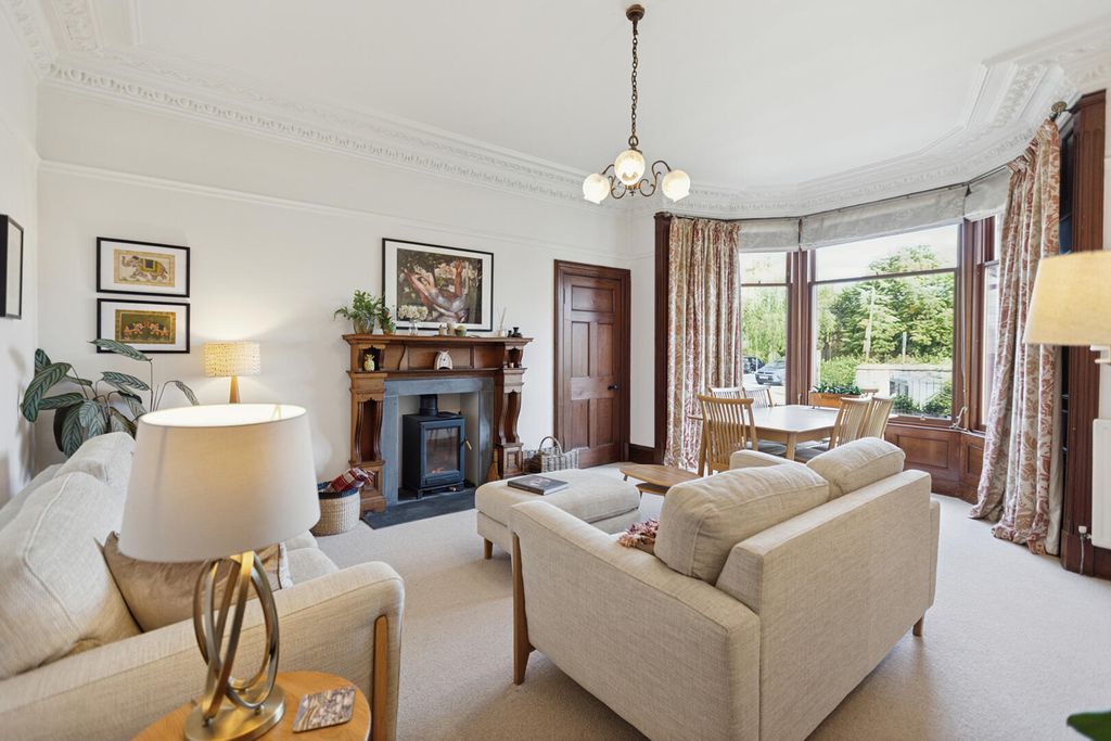 Property photo 2 of 44 Living Room