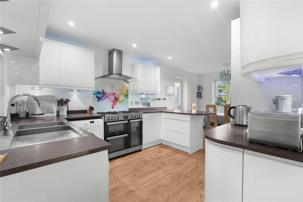 Property photo 2 of 14 Picture No. 13