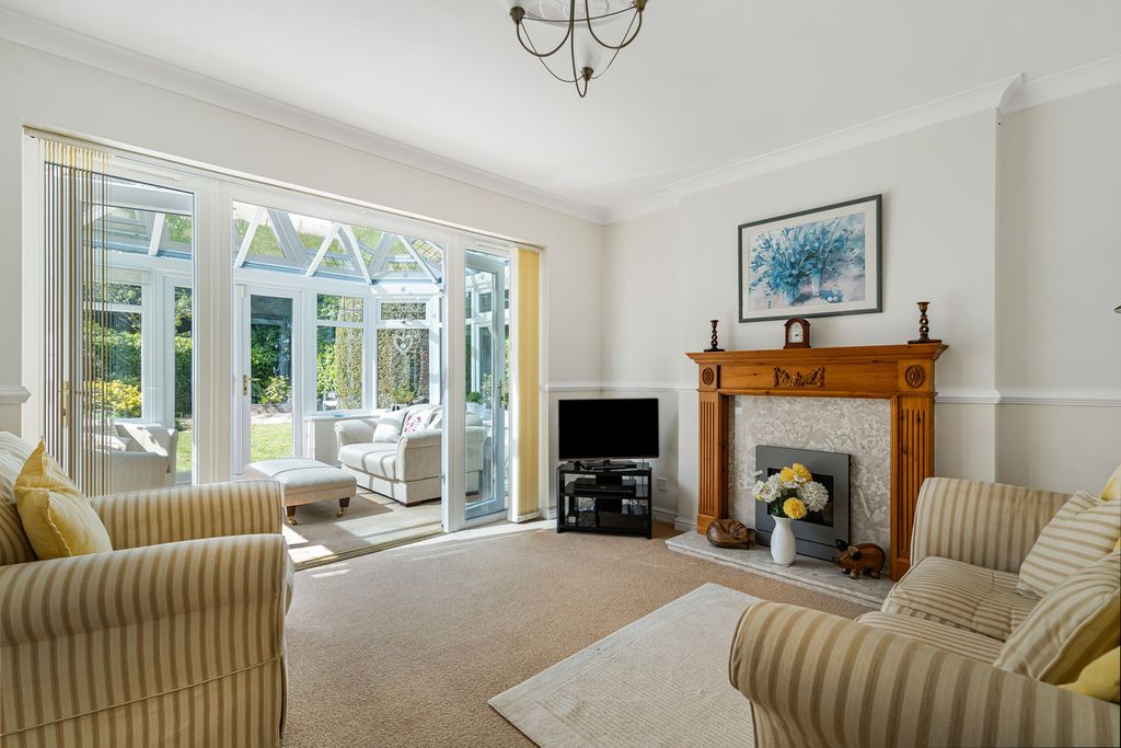 Property photo 2 of 30