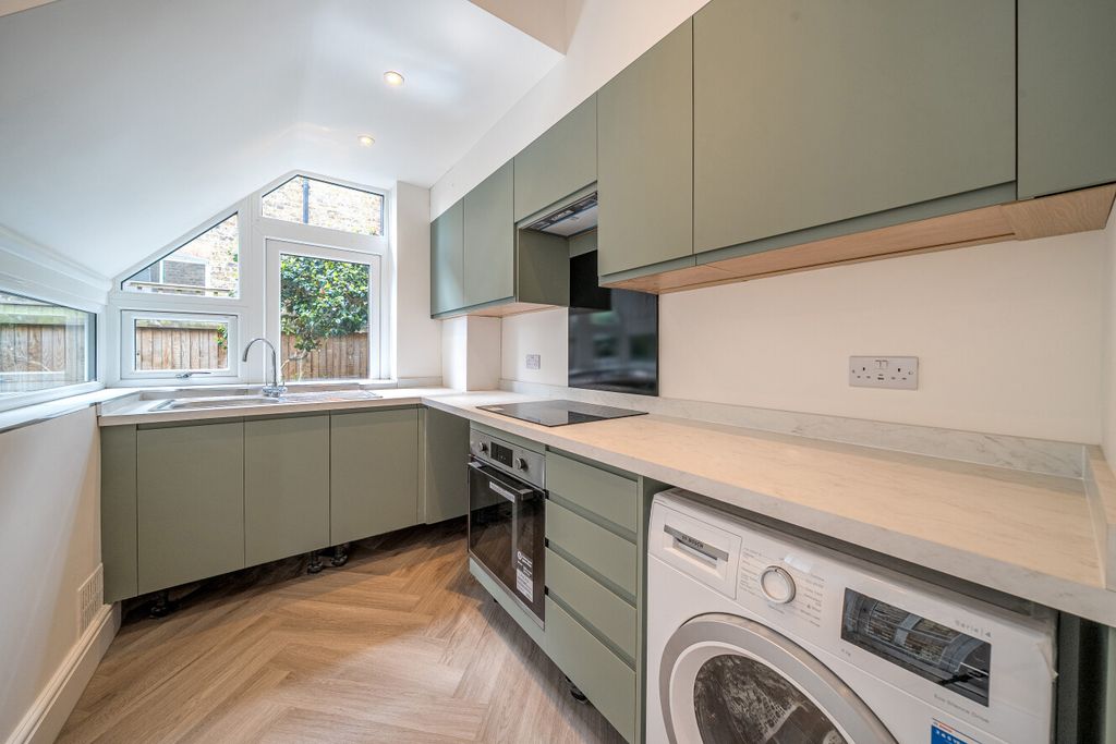 Property photo 1 of 12 1-6A06d9A6Eab2c-1...