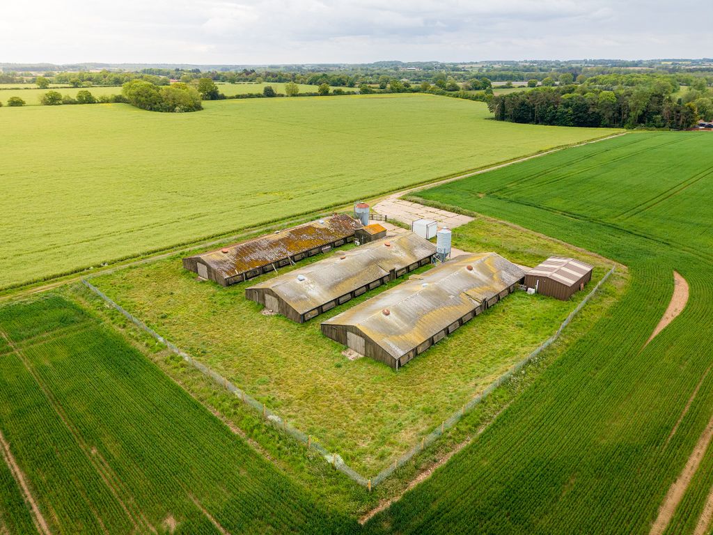 Property photo 3 of 10 4975733