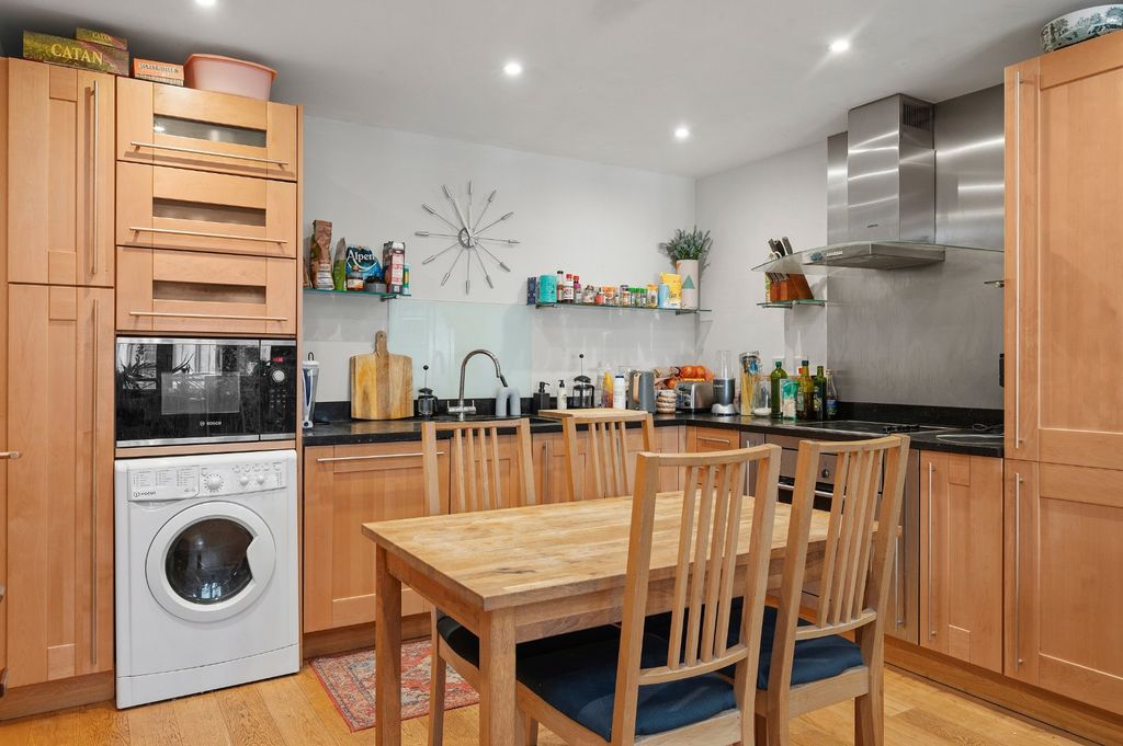 Property photo 2 of 17 Kitchen