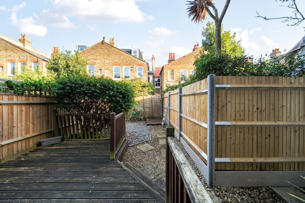 Property photo 3 of 15 Picture No. 16