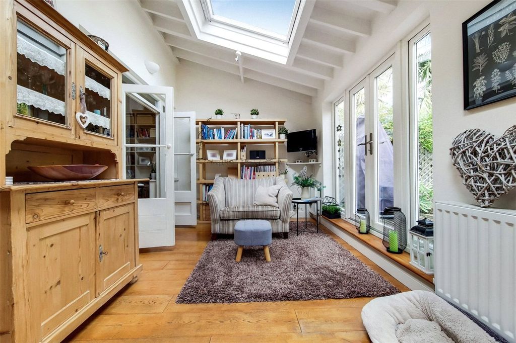 Property photo 3 of 15 Picture No. 06