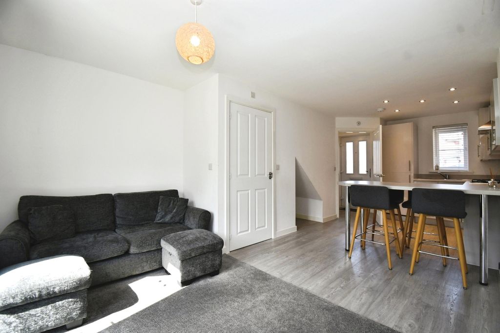 Property photo 2 of 20 Pbox-Img.Jpg