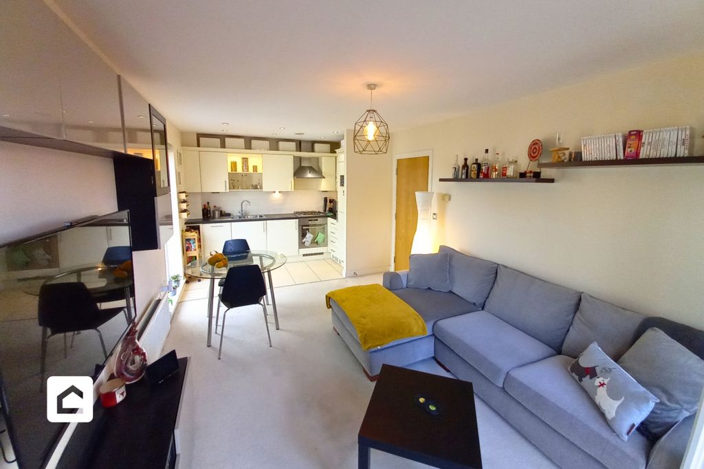 Property photo 2 of 9 3