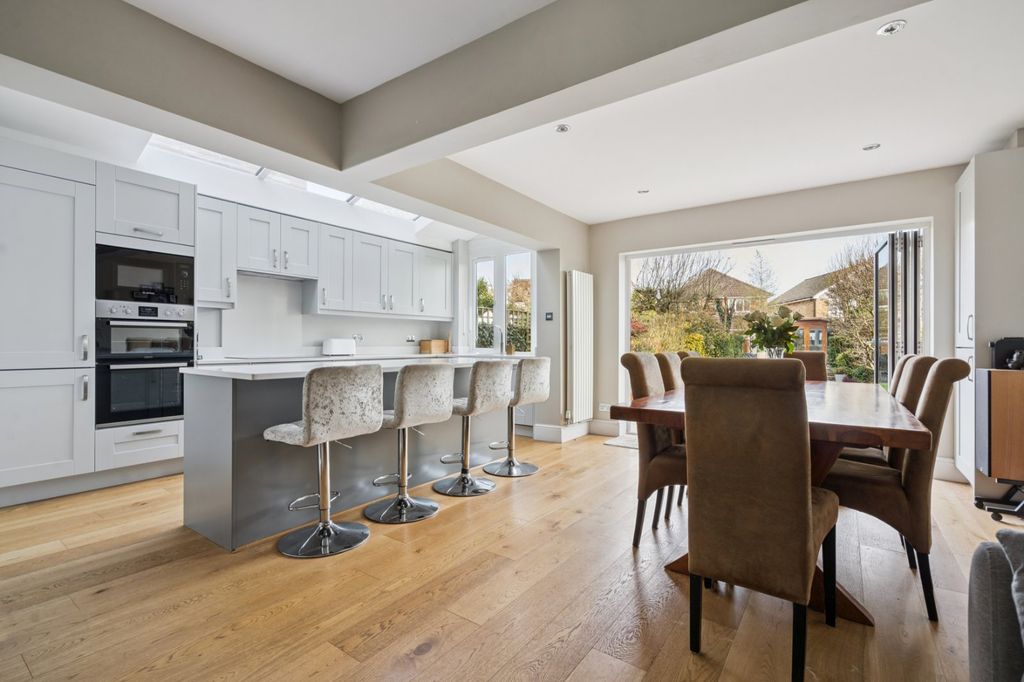 Property photo 2 of 32 Kitchen/Diner