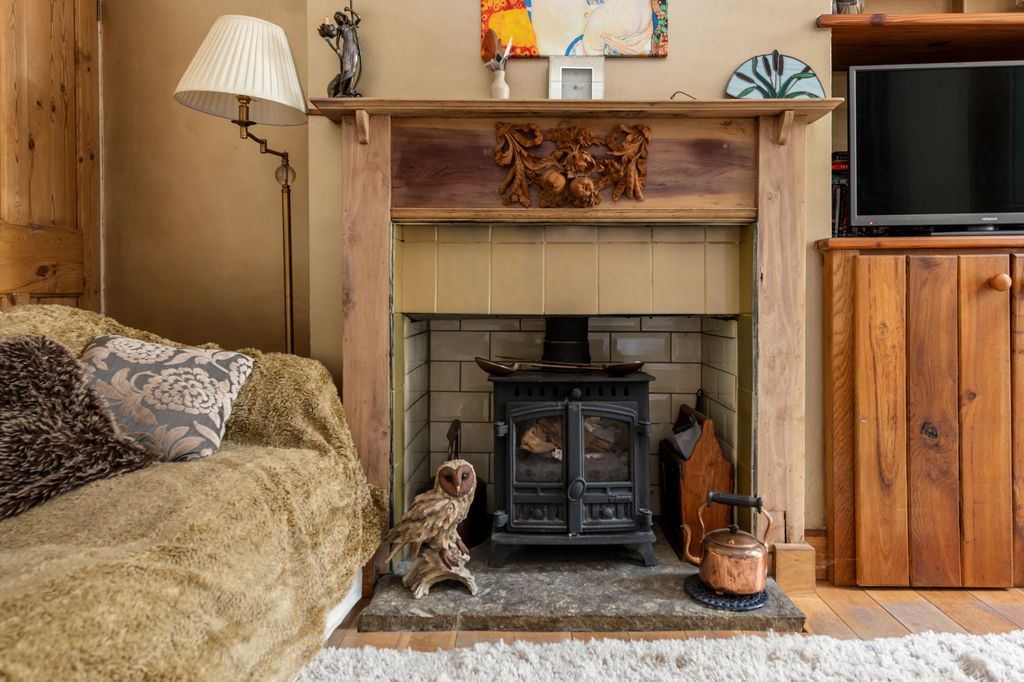 Property photo 2 of 13