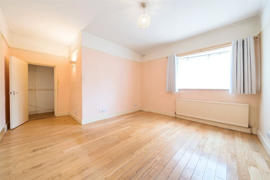 Property photo 3 of 10 Picture No. 06