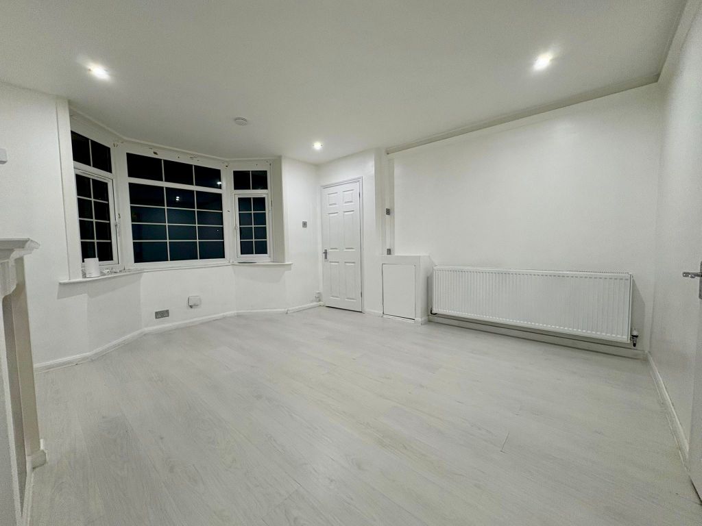 Property photo 2 of 6 88239Fa8-030E-4886-9Af5-196Edf6956E9