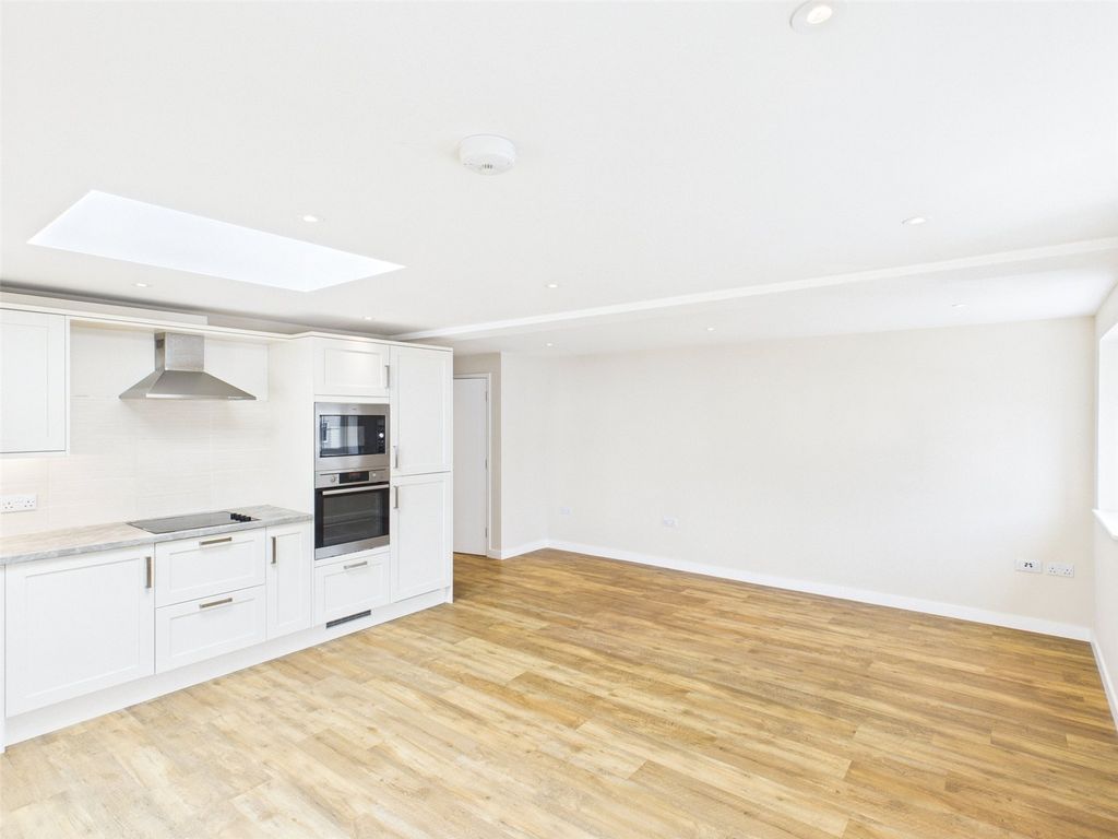 Property photo 3 of 13 Picture No. 02