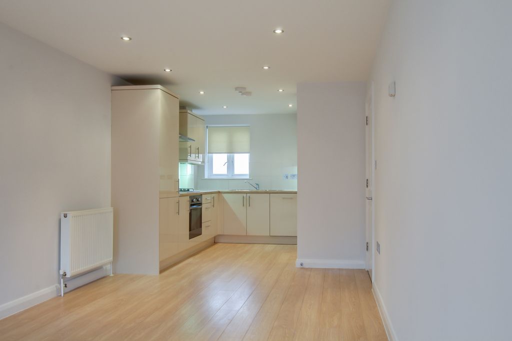 Property photo 3 of 6 2.Kitchen.Jpg